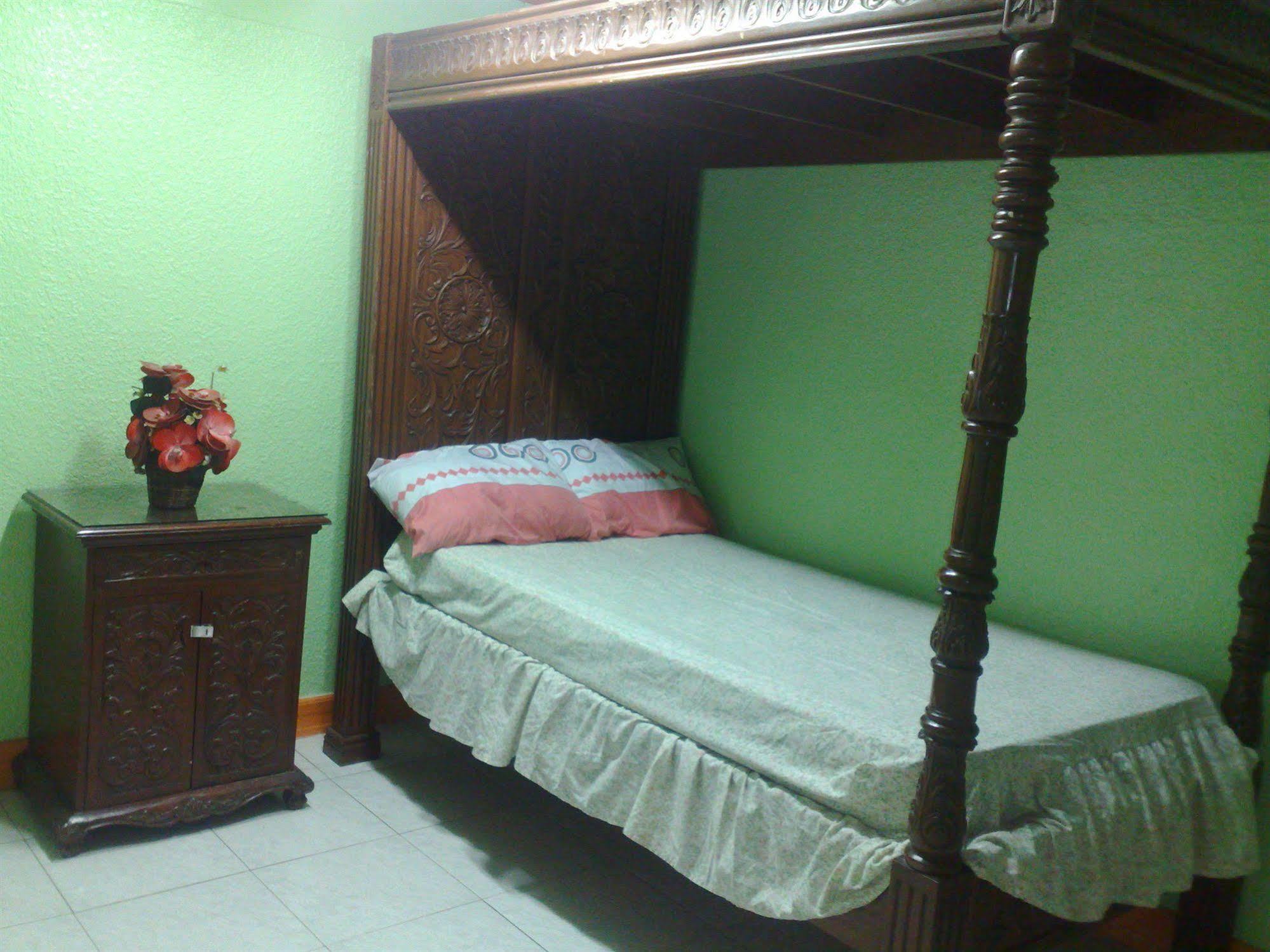 La Residencia Luzviminda Pensionne Cebu Extérieur photo