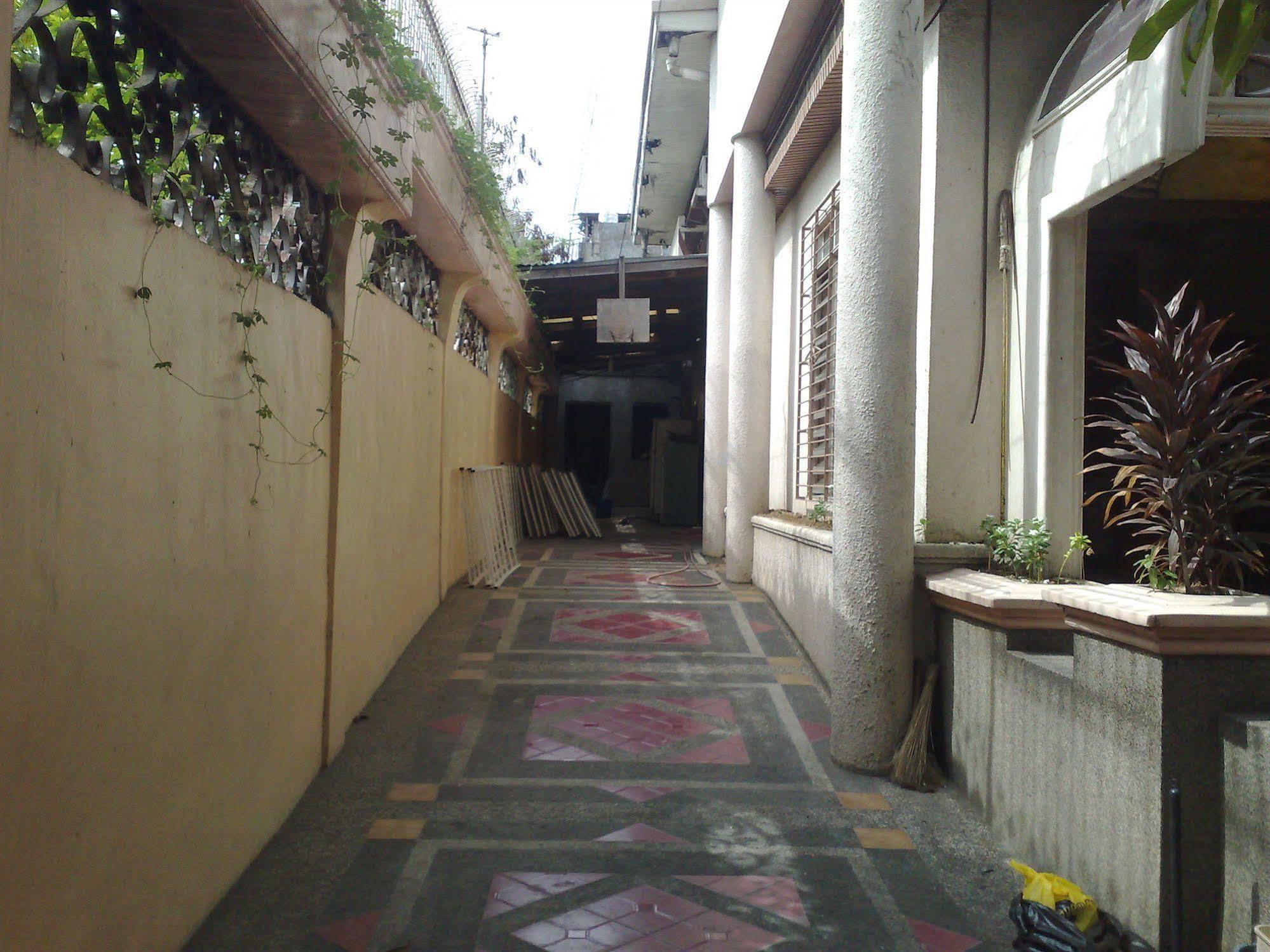La Residencia Luzviminda Pensionne Cebu Extérieur photo